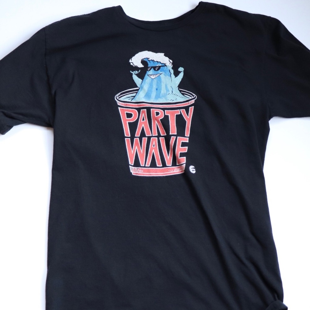 Party Wave Tee!